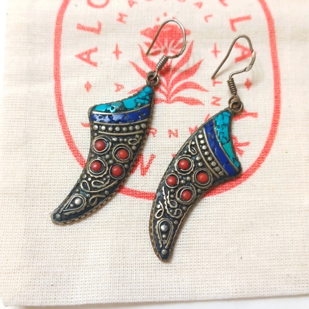 Vintage | Turquoise & Coral horns
